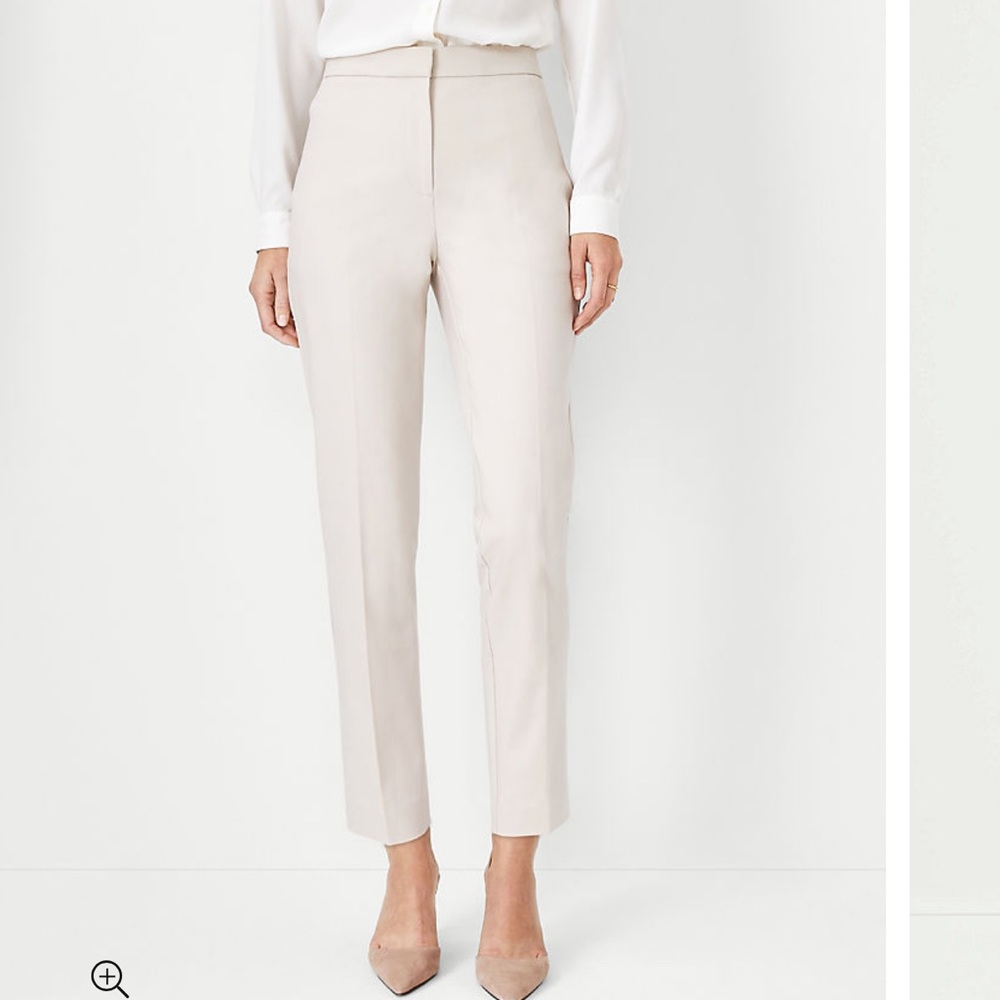 Ann Taylor factory white ankle pants. Size 6, lightly worn.